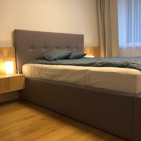 New Modern Urban Apartment Bratislava Exterior foto