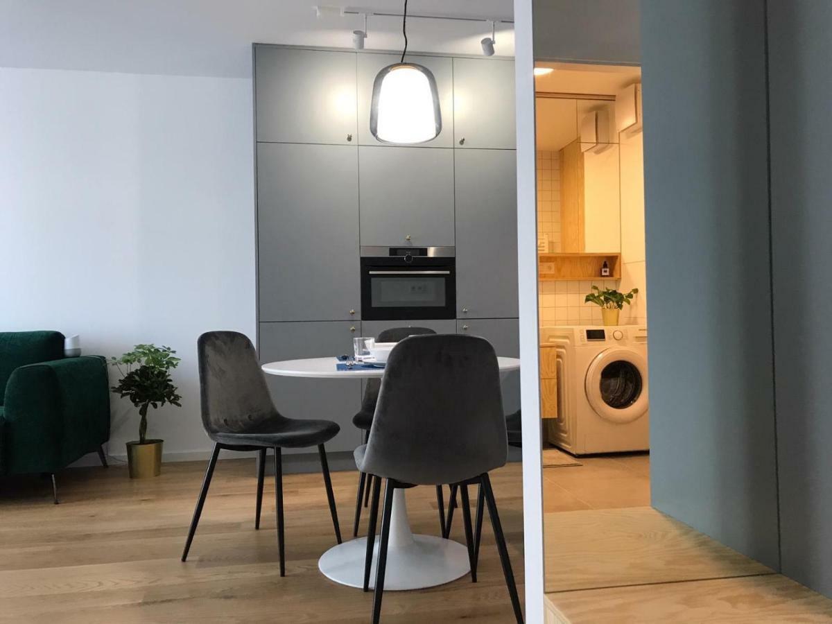 New Modern Urban Apartment Bratislava Exterior foto